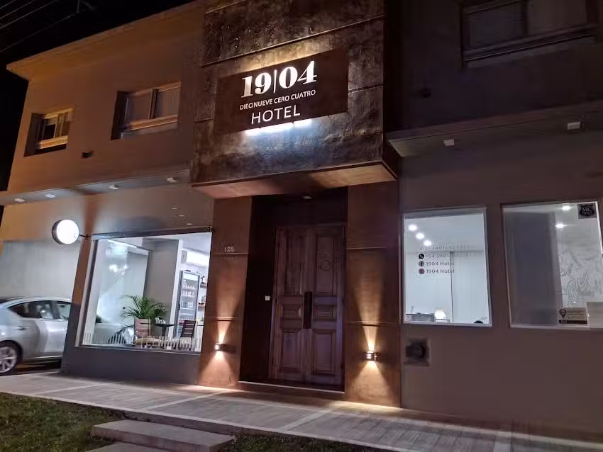 19-04 Hotel