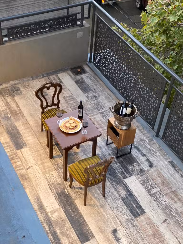 718 Rufino Petit Hotel