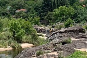 Aires de Cabalango Suits