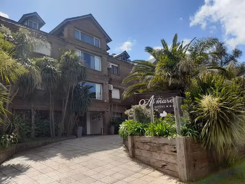 AL MARE HOTEL | Familiar – A 200 mts del Mar – Pinamar