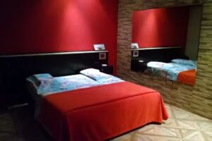 Albergue Falcon Hotel