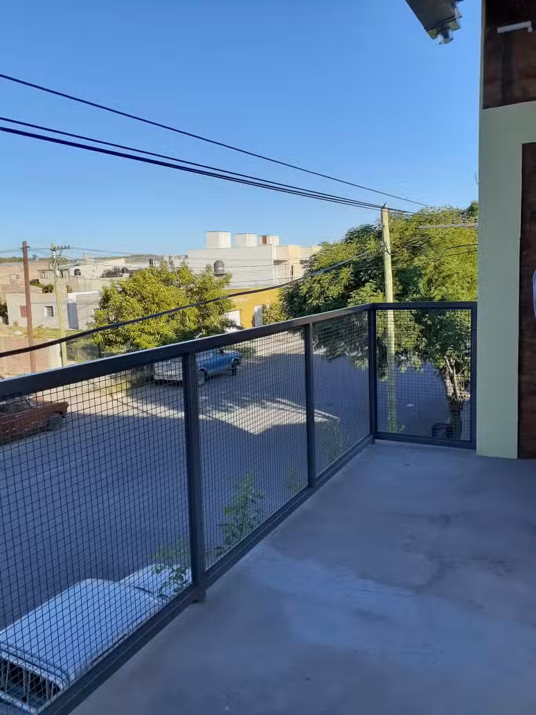 Alojamiento.Tapiceria Aries