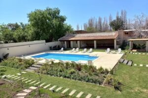 Apart Colonial con Pileta