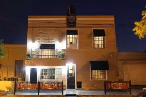 ARX T A N G O -petit hotel-