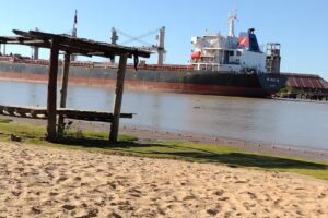 Barco Hotel Camping Las Tejas