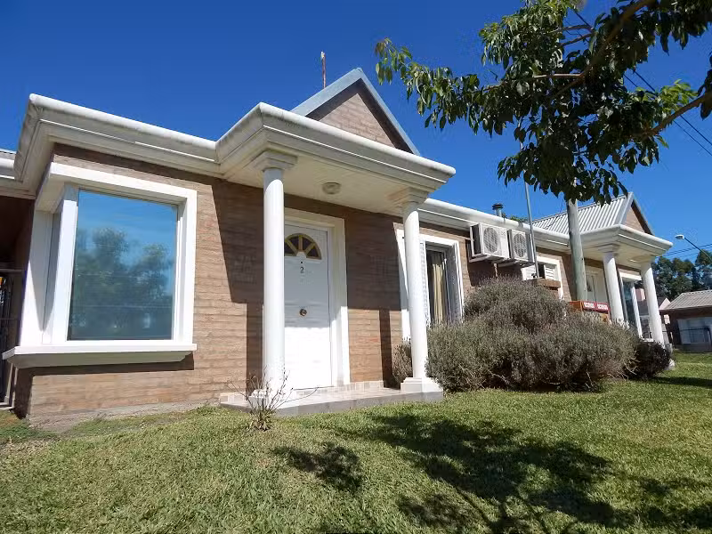 “Bungalows Cande Alojamientos”