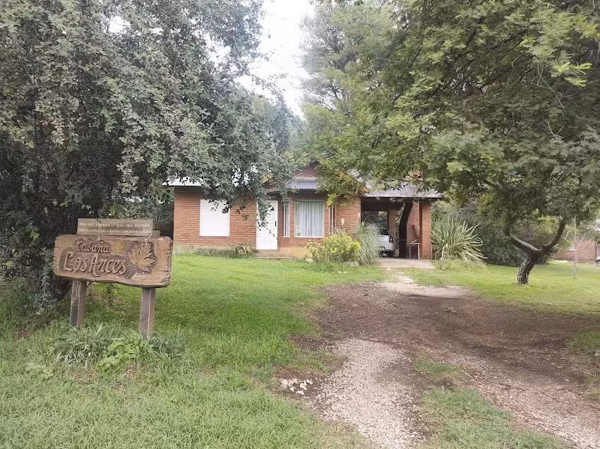 Cabaña “LOS ARCES”