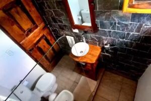 Cabaña vista a la montaña