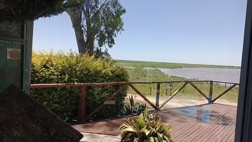 Cabañas a Orillas Del Rio