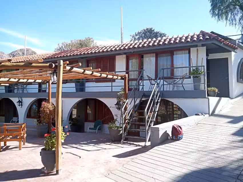Cabañas del Lago – Club Náutico Los Reyunos