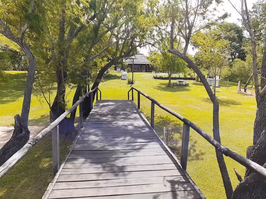 Cabañas Luz de Luna / Colonia Francesa