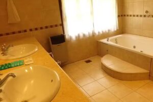 Caminos del Lago Nono