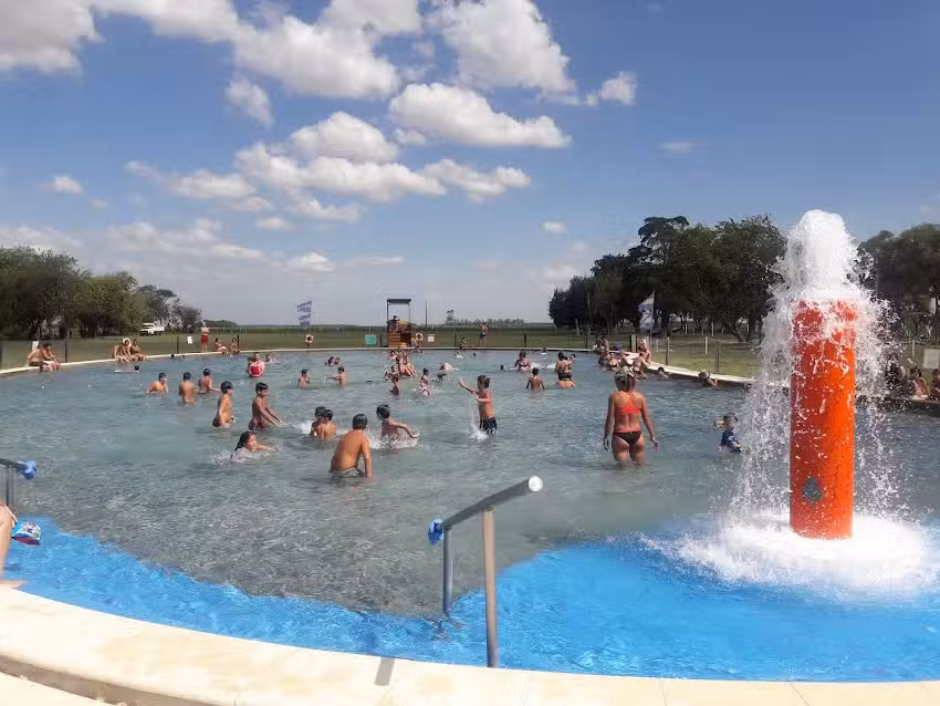 Camping Empleados De Comercio “Santa Rosa” (Zavalla)