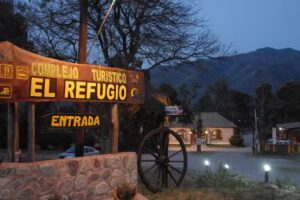 Camping y Cabañas El Refugio de Yala