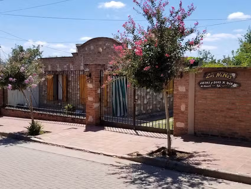 Casas y Departamentos “Los Nonos Albino y Annita”