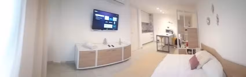 Cbmona suites