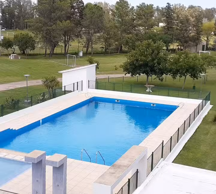 Centro Recreativo Empleados De Comercio