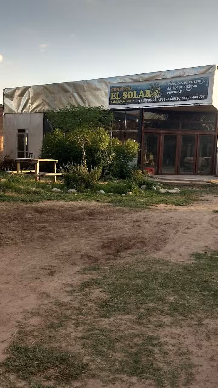 Comolejo Acuatico el Solar piletas comida duchas