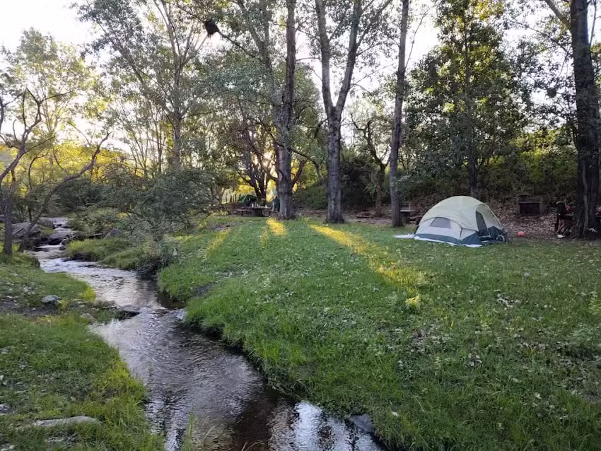 Complejo Aguila Blanca – Camping y Cabañas