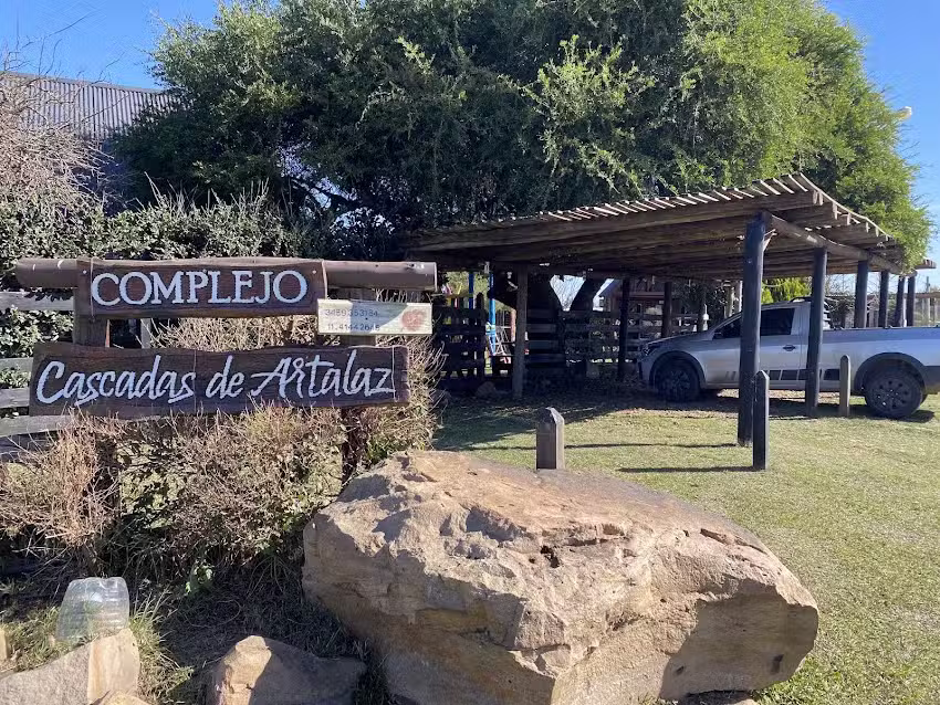 Complejo Cascadas de Artalaz