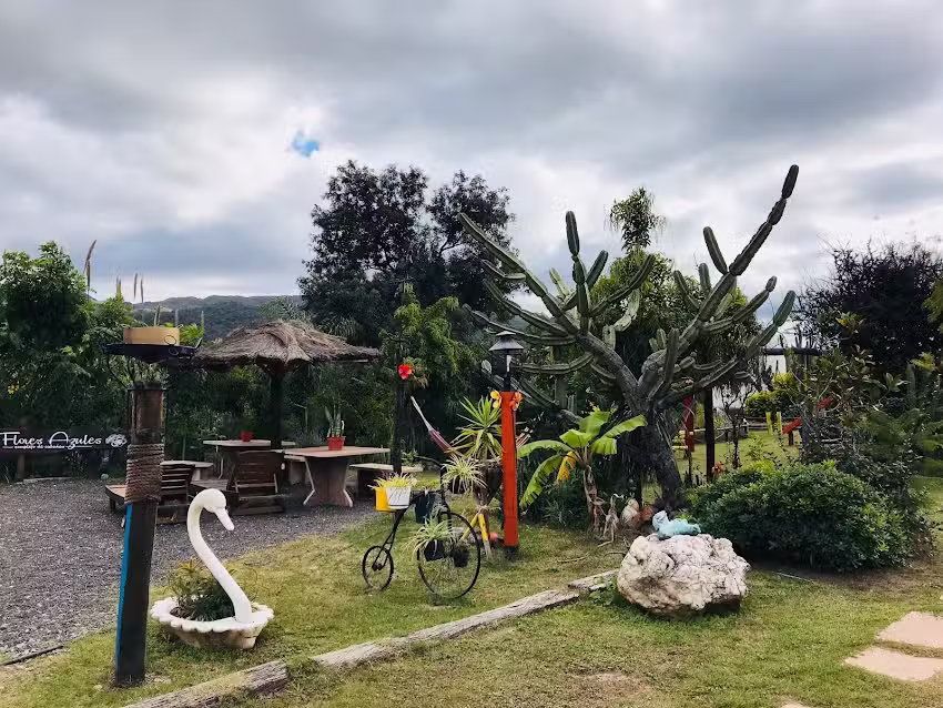 COMPLEJO DE CABAÑAS FLORES AZULES
