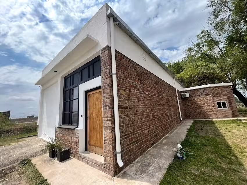 Don Enrique Bar & Hostel