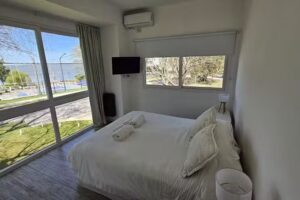 Espectacular departamento para parejas frente a la laguna.