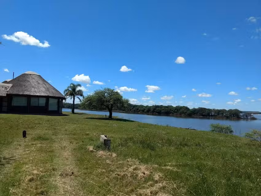 Estancia Puerto Almirón