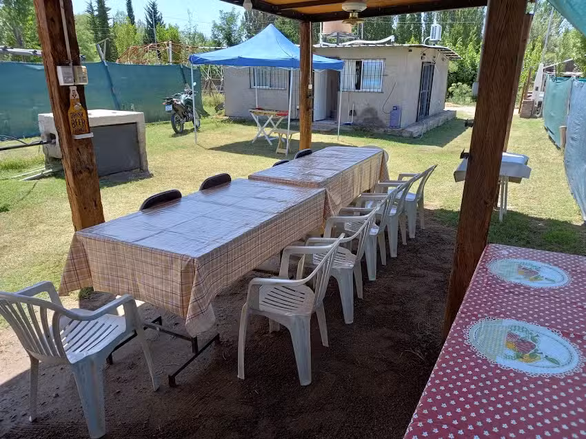 Hospedaje en Dormis Alquiler de kayak Canoa Quincho Pileta Acampado El Carrizal