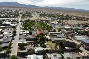 Hospedaje Familiar ABRA PAMPA. Habitaciones cálidas, baños, WiFi, TV. Abra Pampa