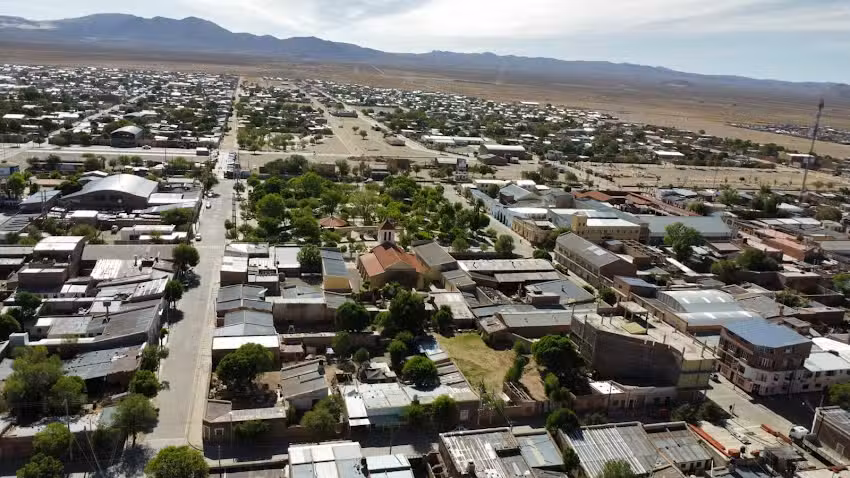 Hospedaje Familiar ABRA PAMPA. Habitaciones cálidas, baños, WiFi, TV. Abra Pampa