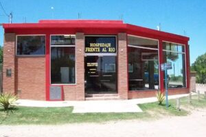 Hospedaje Frente al Río