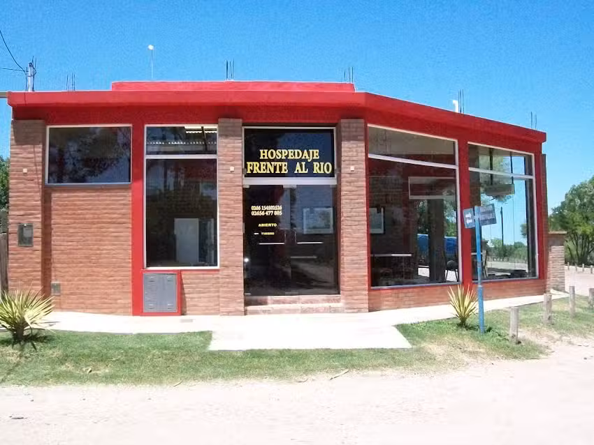 Hospedaje Frente al Río