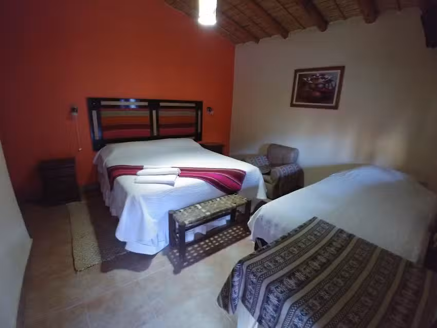 Hostal Paseo Los Colorados