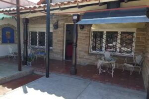 Hostel, ABUELO CACHO