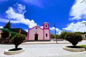 Hosteria la Colonial y Comedor La Poma