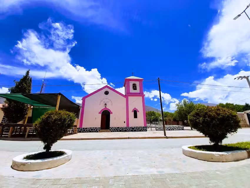 Hosteria la Colonial y Comedor La Poma