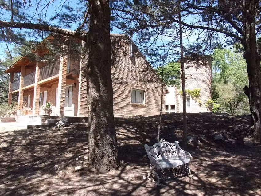 HOSTERIA y CABAÑAS “LOS MIMBRES”