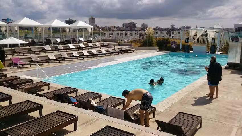 hotel bahía mogotes