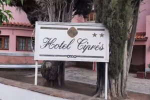 Hotel Cipres