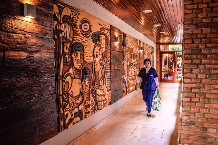 Hotel Cuatro Pinos – Alojamiento Céntrico en Oberá, Misiones.