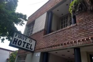 Hotel First – Familiar