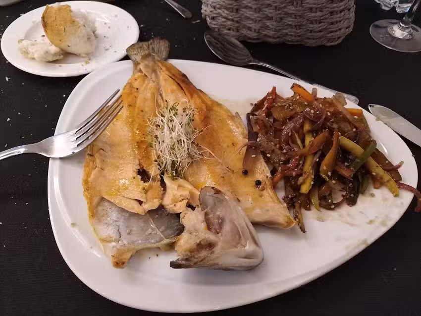 Hotel Maverick Plaza Huincul