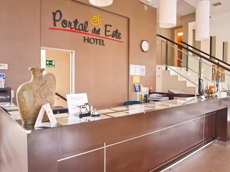 Hotel Portal del Este