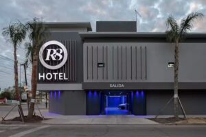 Hotel R8