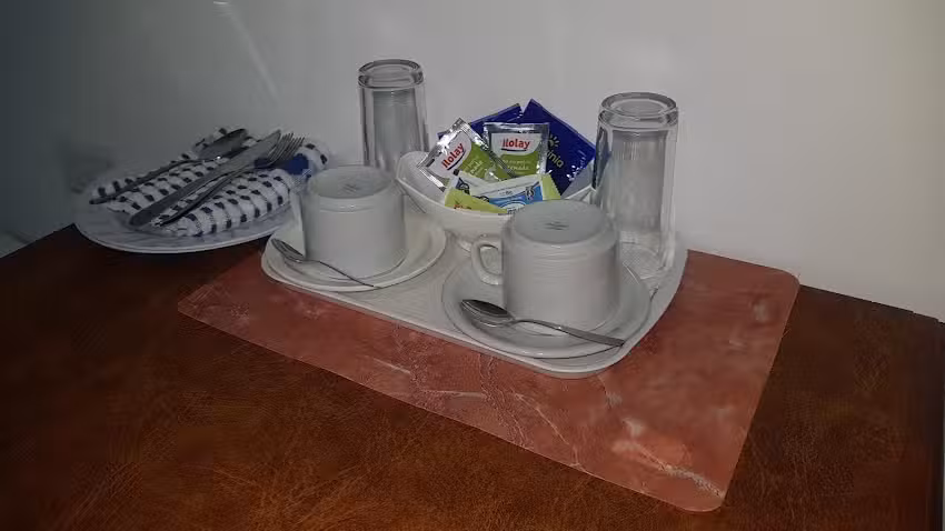 HOTEL SAN MARTÍN (MONTE CASEROS)