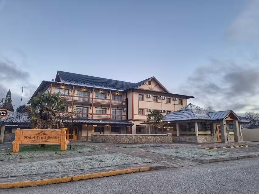 Hotel y Restaurante Cordillera
