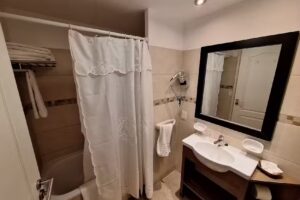 Huinid Pioneros Hotel