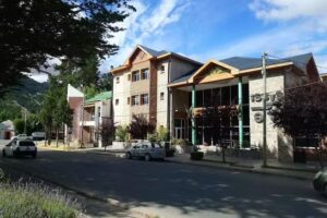 ISSYS. (SEROS) Hospedaje