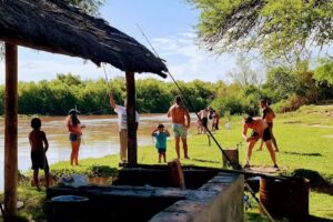 “LA BAJADA” Camping & Pesca – Los Romanos